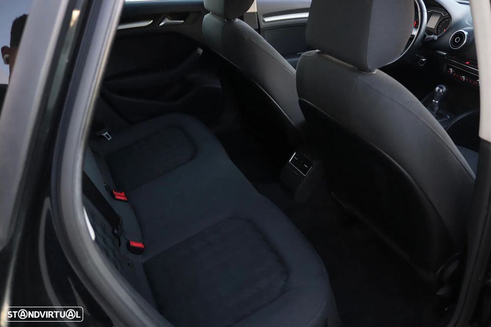 Audi A3 Sportback 1.6 TDI Advance S tronic - 46