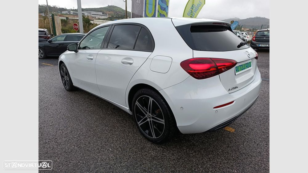 Mercedes-Benz A 250 e - 3