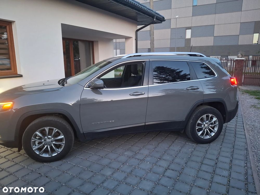 Jeep Cherokee - 10