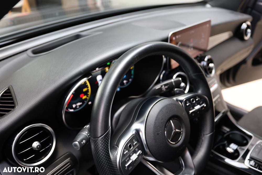 Mercedes-Benz GLC Coupe 300 e 4MATIC - 8