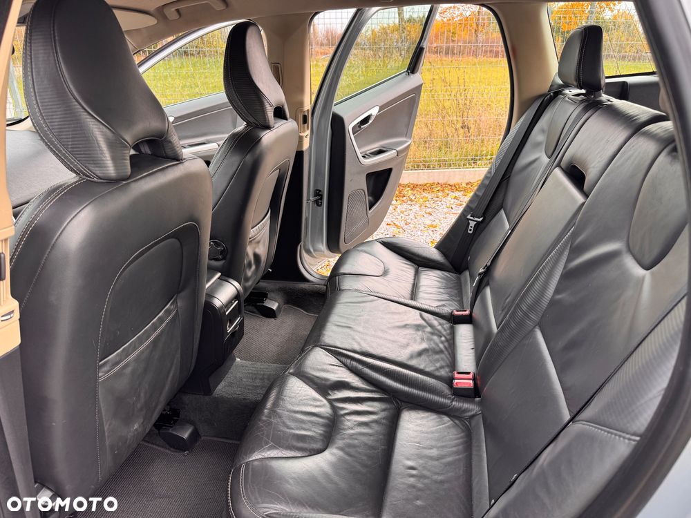 Volvo XC 60 D3 R Design - 20