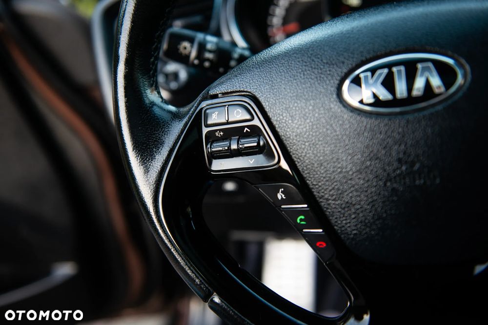 Kia Ceed 1.6 GDI ISG Platinum Edition - 38