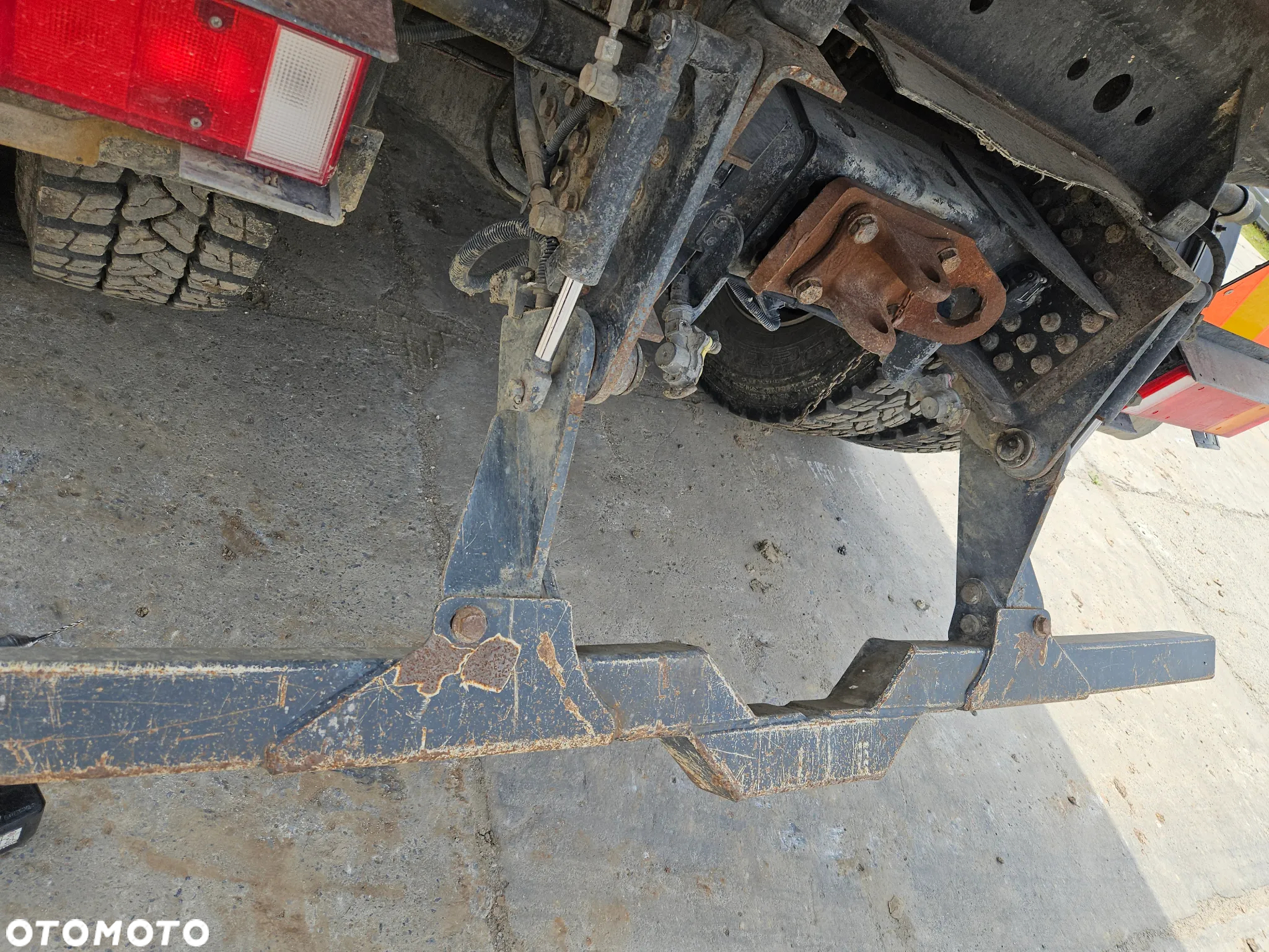 Iveco 440 - 10