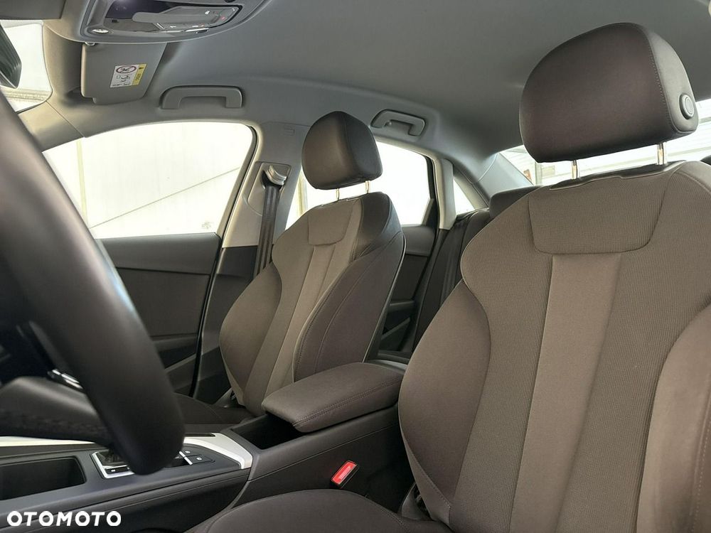 Audi A4 Allroad - 12