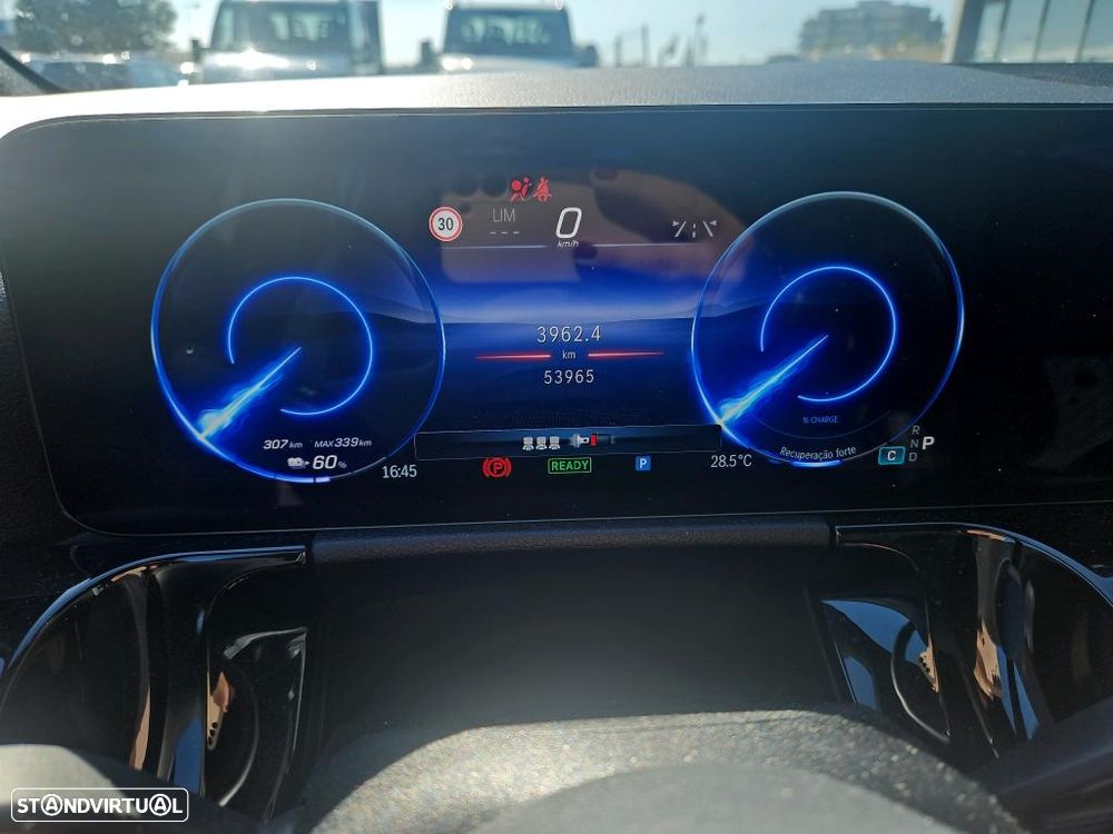 Mercedes-Benz EQA 250+ Edition - 8