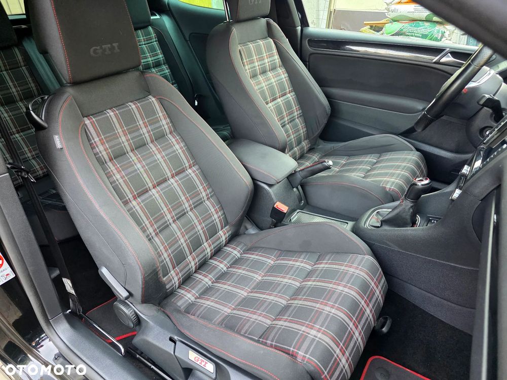 Volkswagen Golf VI 2.0 TSI GTI - 6