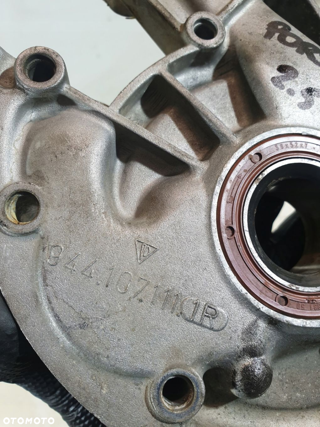 POMPA OLEJU 9441071111R PORSCHE 944 2.5 B - 3