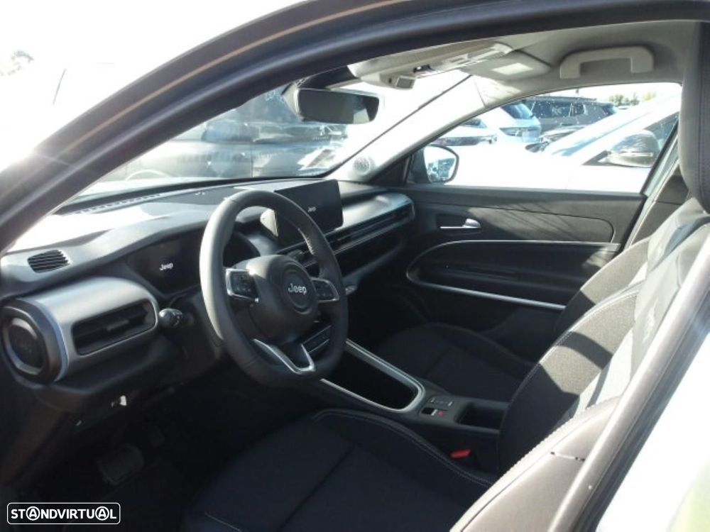 Jeep Avenger 54 kWh Summit - 5