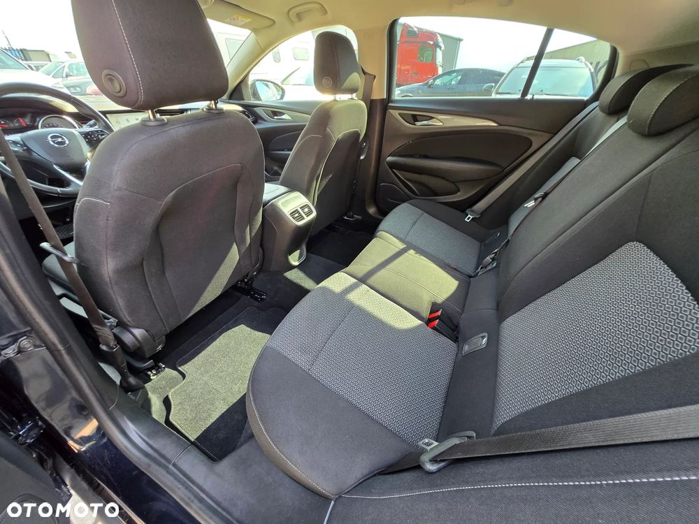 Opel Insignia 1.6 CDTI Sports Tourer - 11