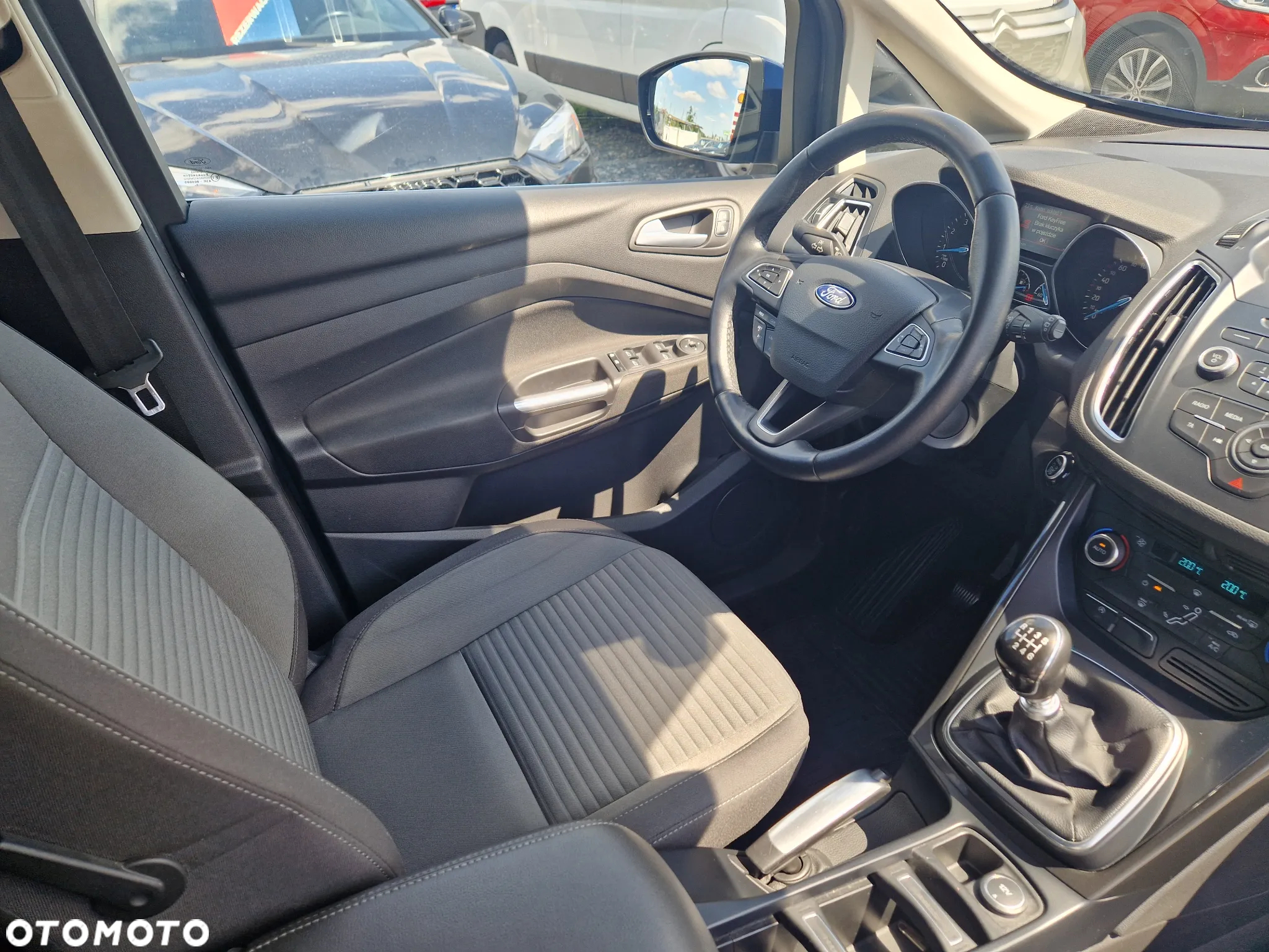 Ford Grand C-MAX - 30