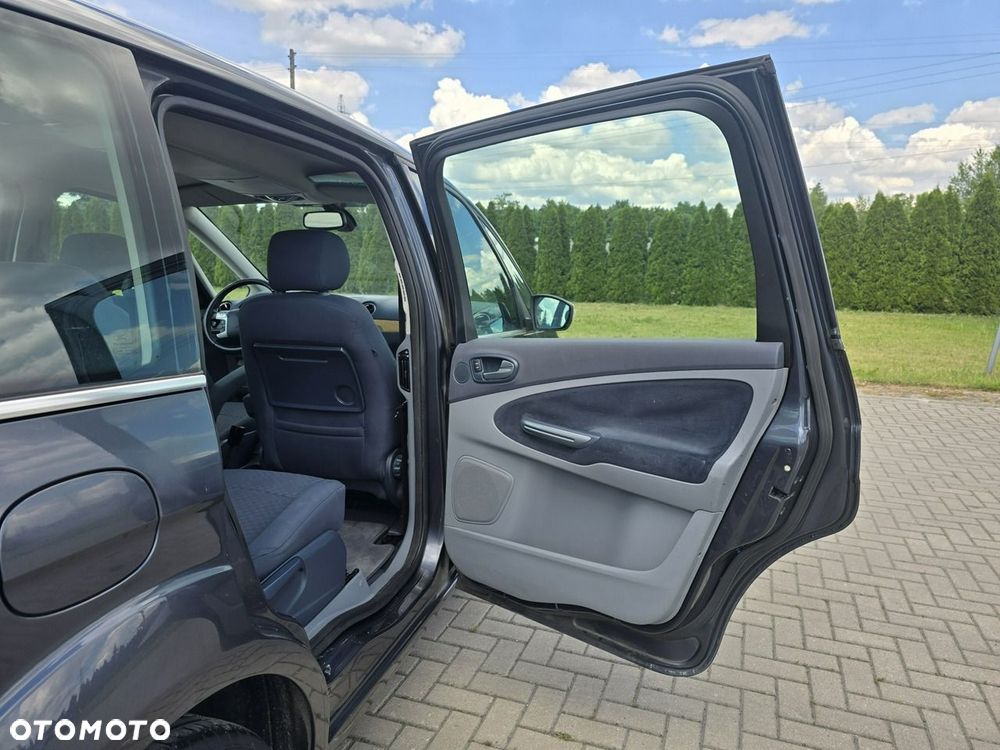 Ford Galaxy - 24