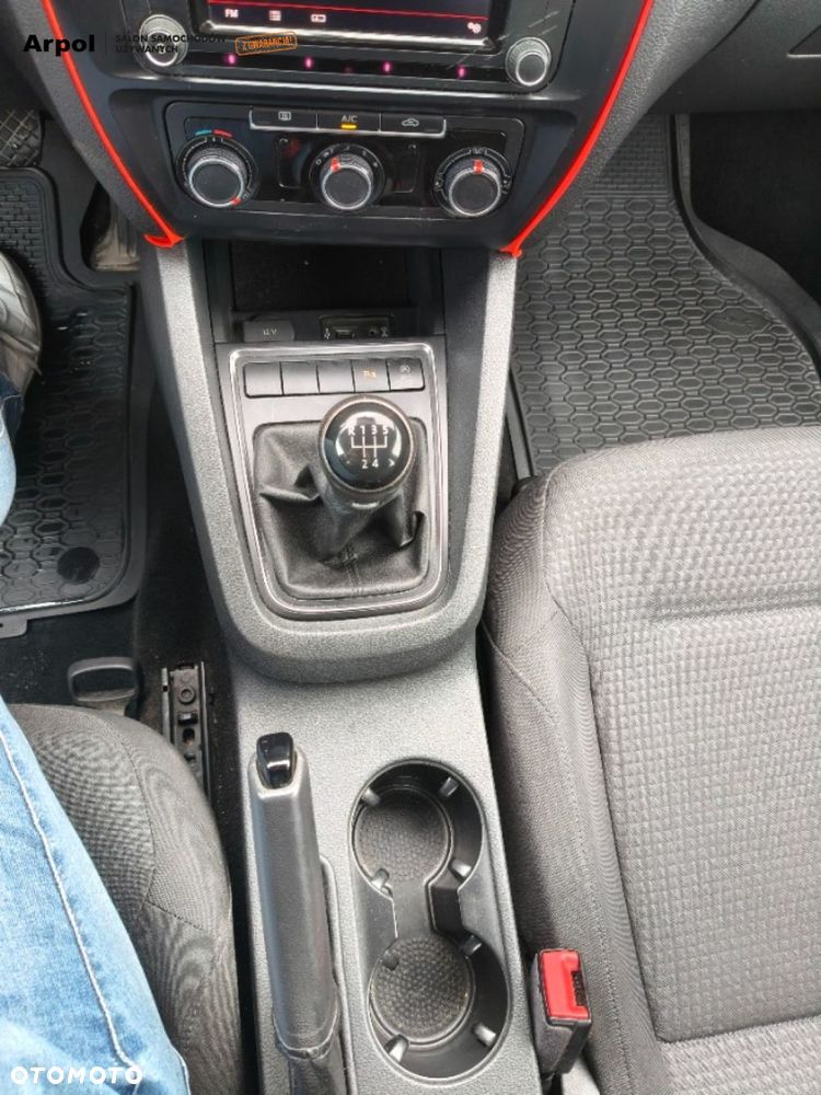 Volkswagen Jetta - 17