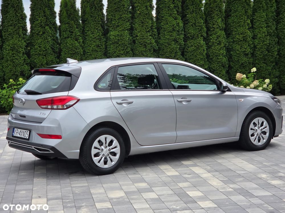 Hyundai i30 1.5 DPI Classic + - 5