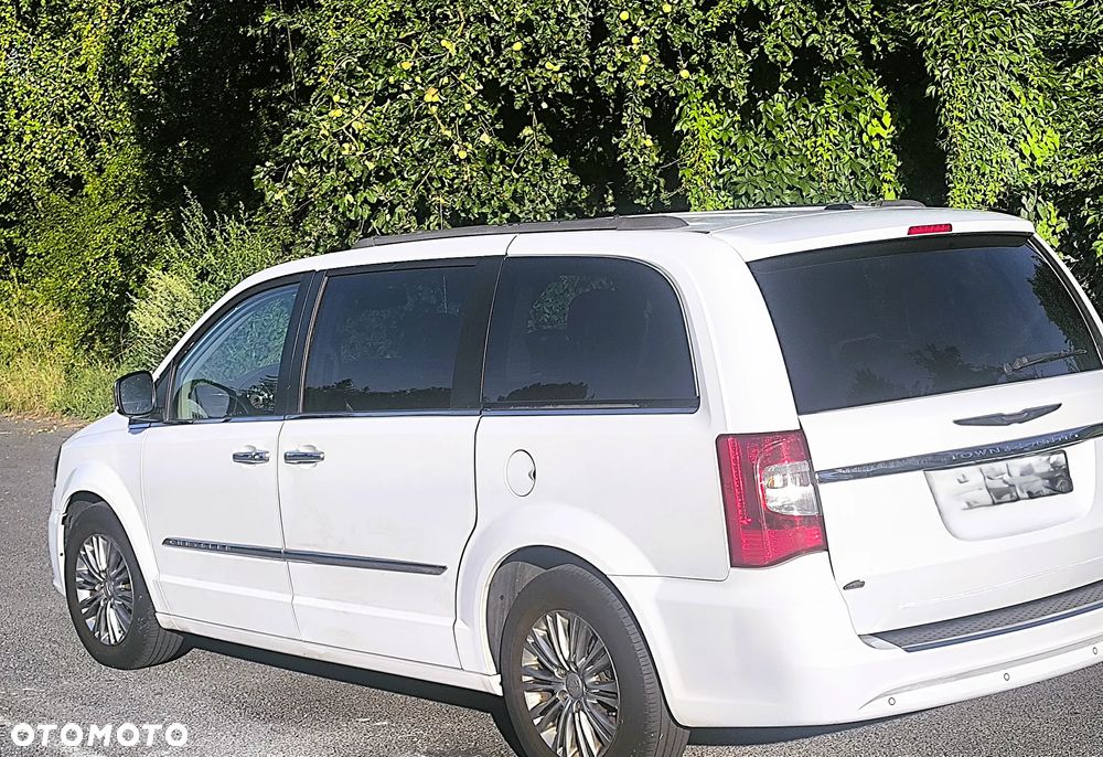 Chrysler Town & Country 3.6 Touring - 5