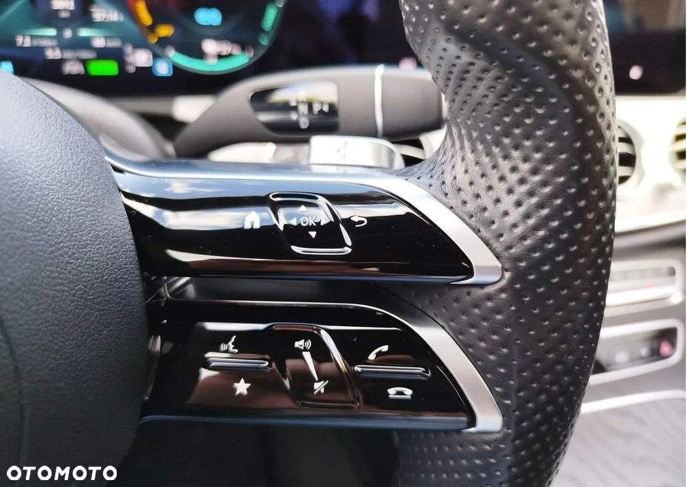 Mercedes-Benz Klasa E 300 9G-TRONIC AMG Line - 28