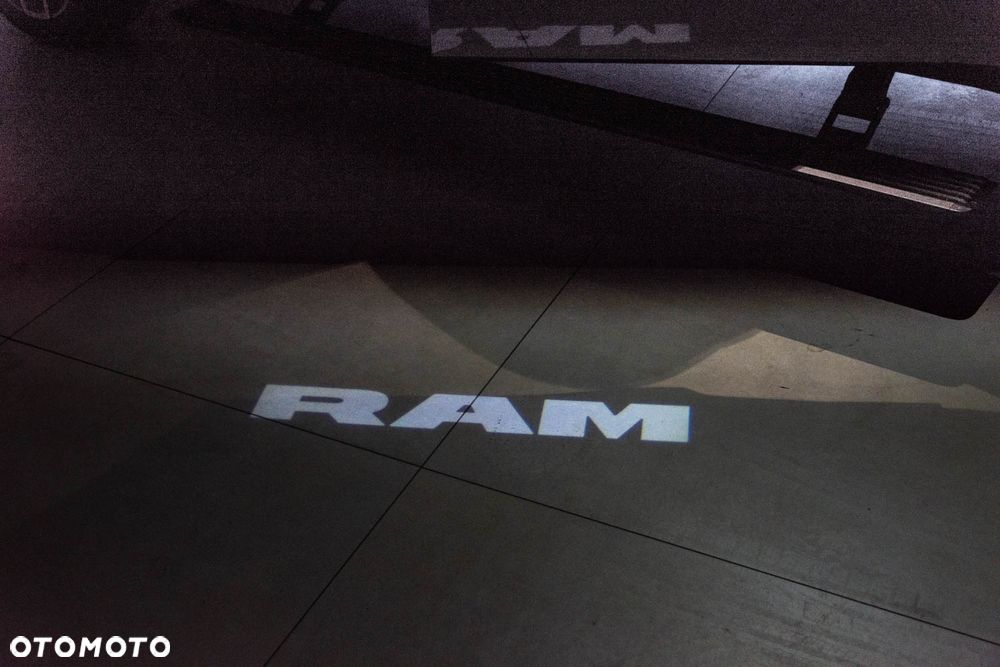 RAM 1500 Tungsten - 18