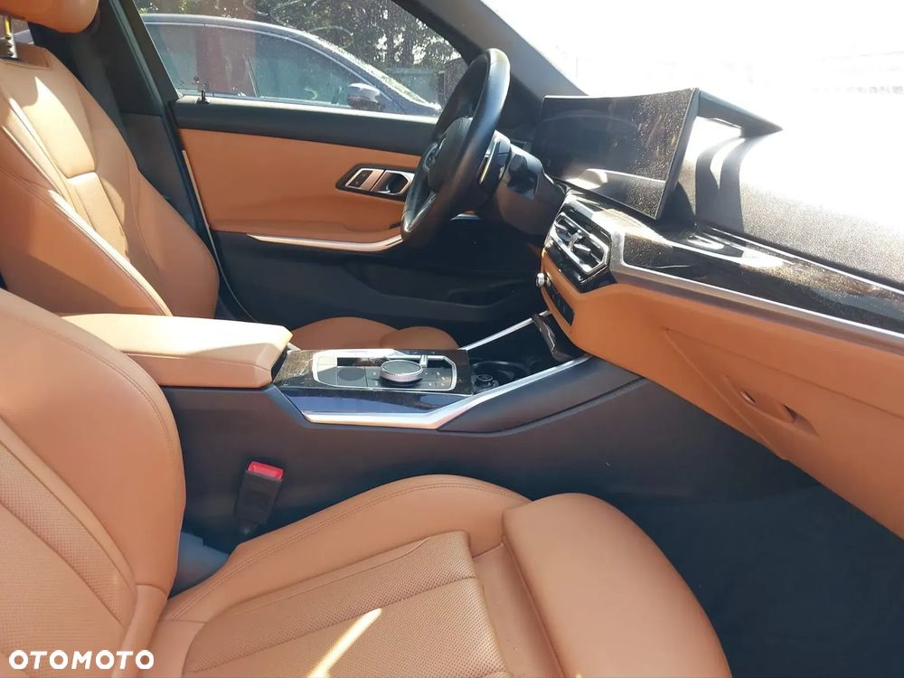 BMW Seria 3 330i xDrive M Sport sport - 7