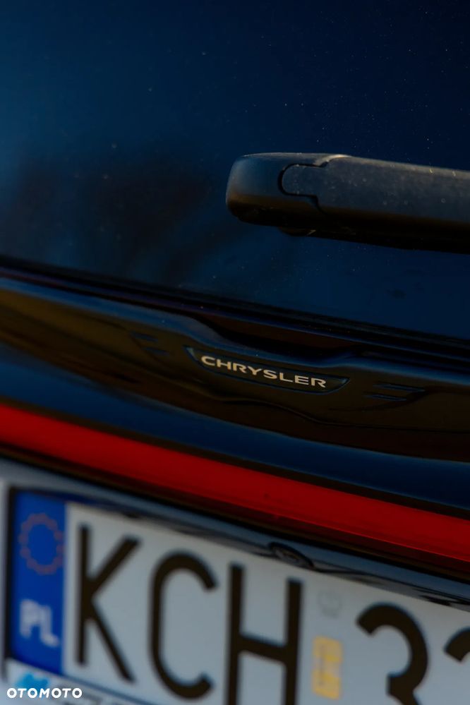 Chrysler Pacifica - 11