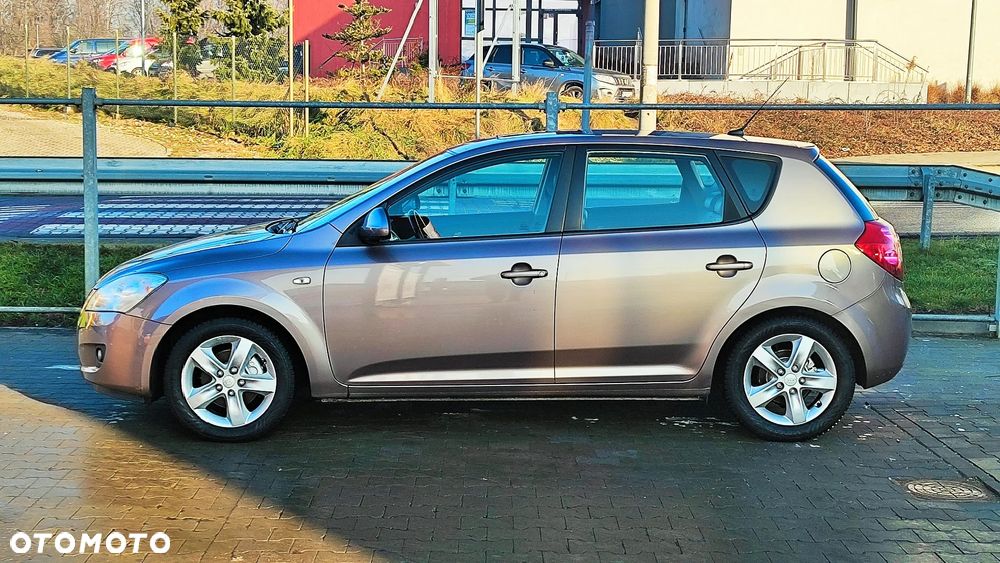 Kia Ceed 1.4 Comfort + - 2