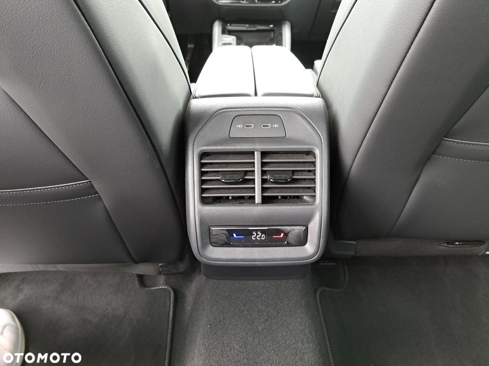 Volkswagen Passat 2.0 TDI SCR 4Mot R-Line DSG - 28