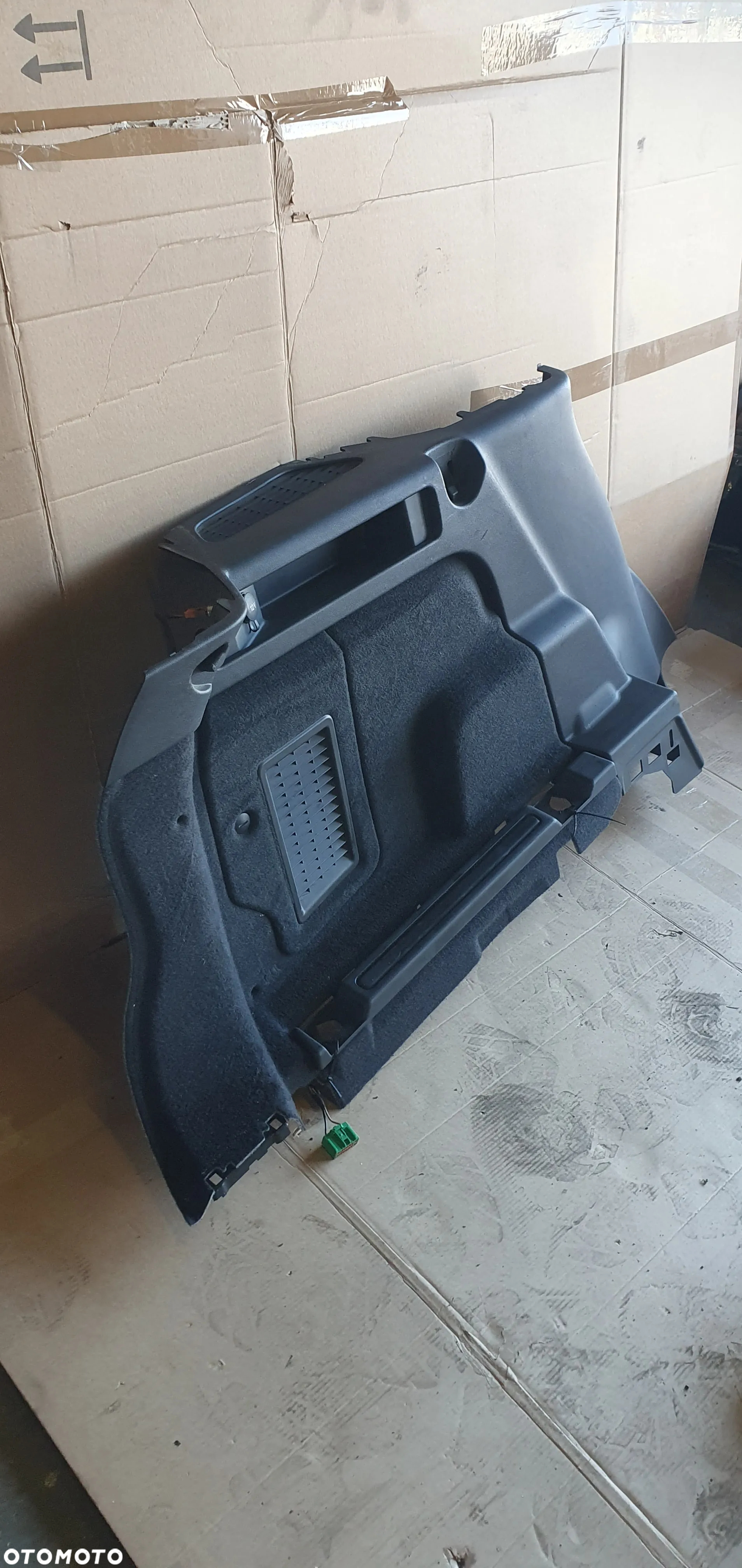 Boczek tapicerka bagażnika lewy tył Land Rover Discovery Sport L550 - 3