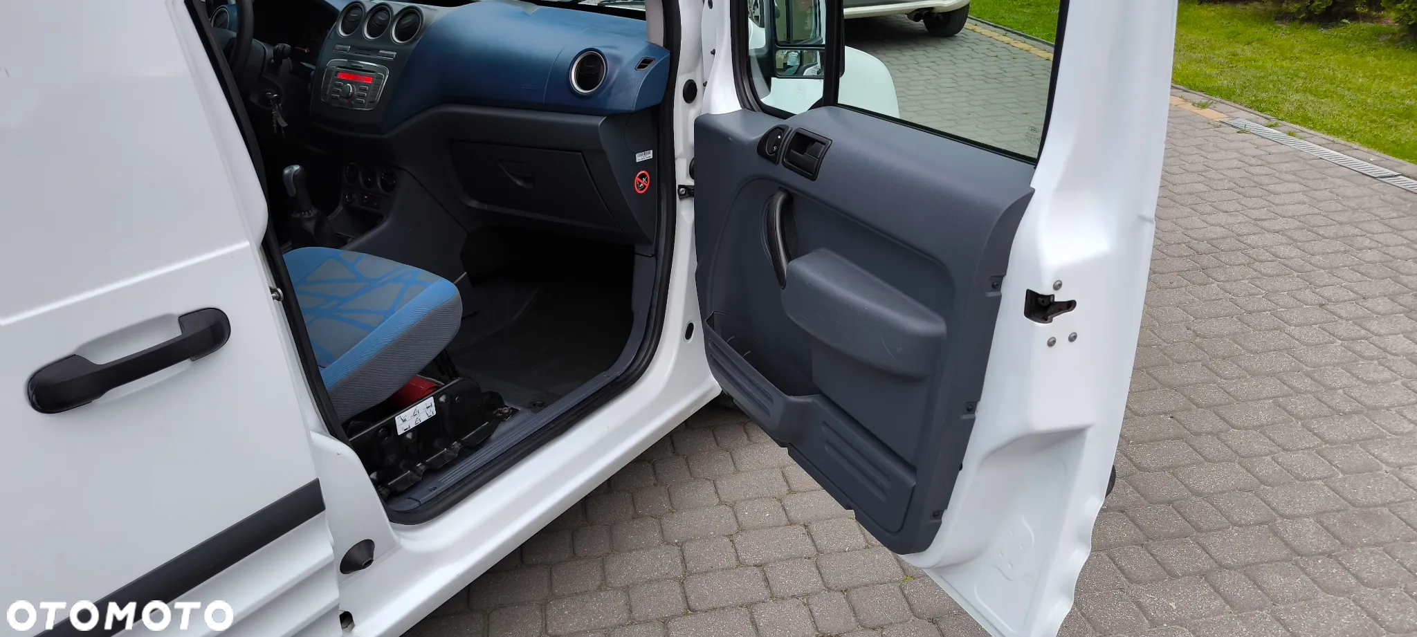 Ford Transit Connect - 17