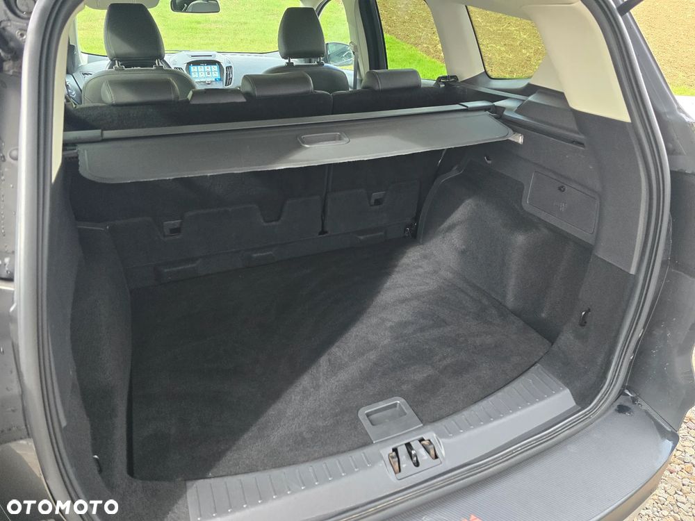 Ford Kuga 1.5 EcoBoost 2x4 Titanium - 24