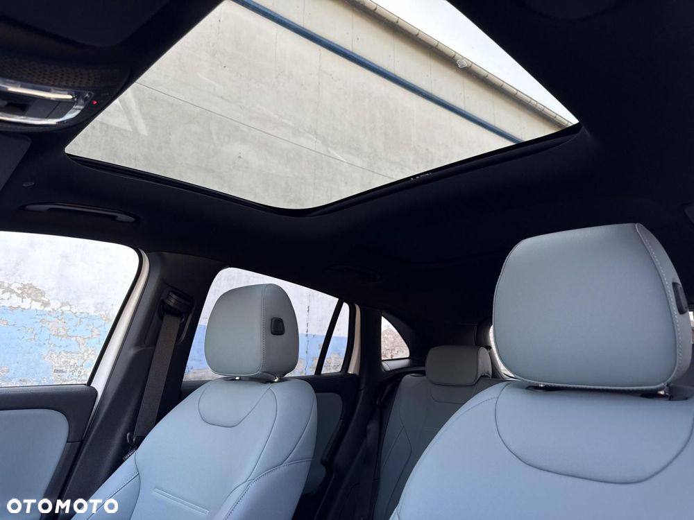 Mercedes-Benz EQA - 15