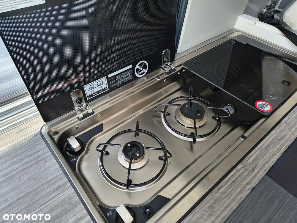Volkswagen Crafter Grand California 600 silnik: 2,0 l TDI EU6 SCR BlueMotion Technology 130 kW skrzynia biegów: Przedni napęd automatyczna 8-biegowa rozstaw osi: 3640 mm - 34