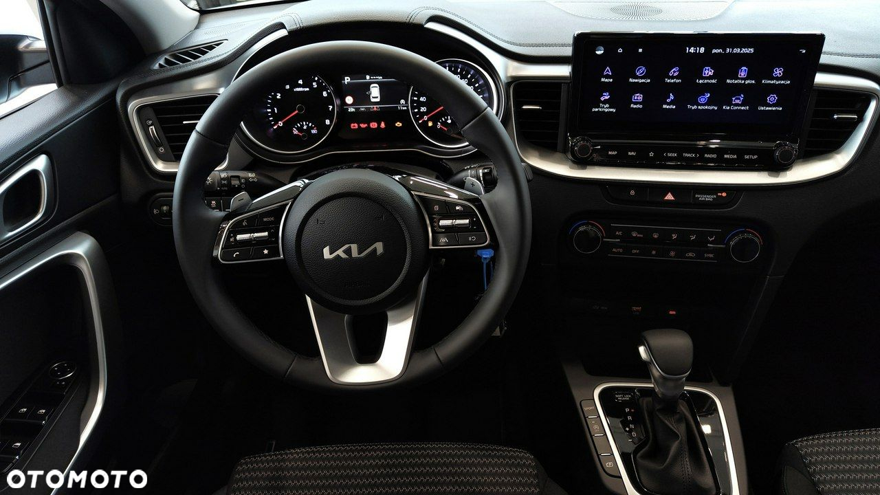 Kia Ceed - 16