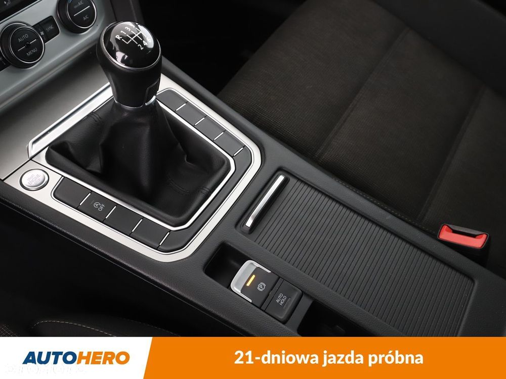Volkswagen Passat 1.4 TSI BMT ACT Comfortline - 29
