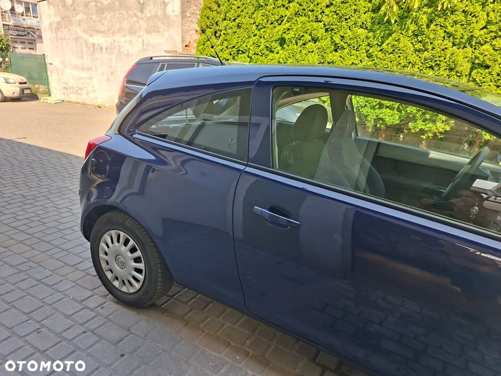 Opel Corsa 1.2 Cosmo - 4