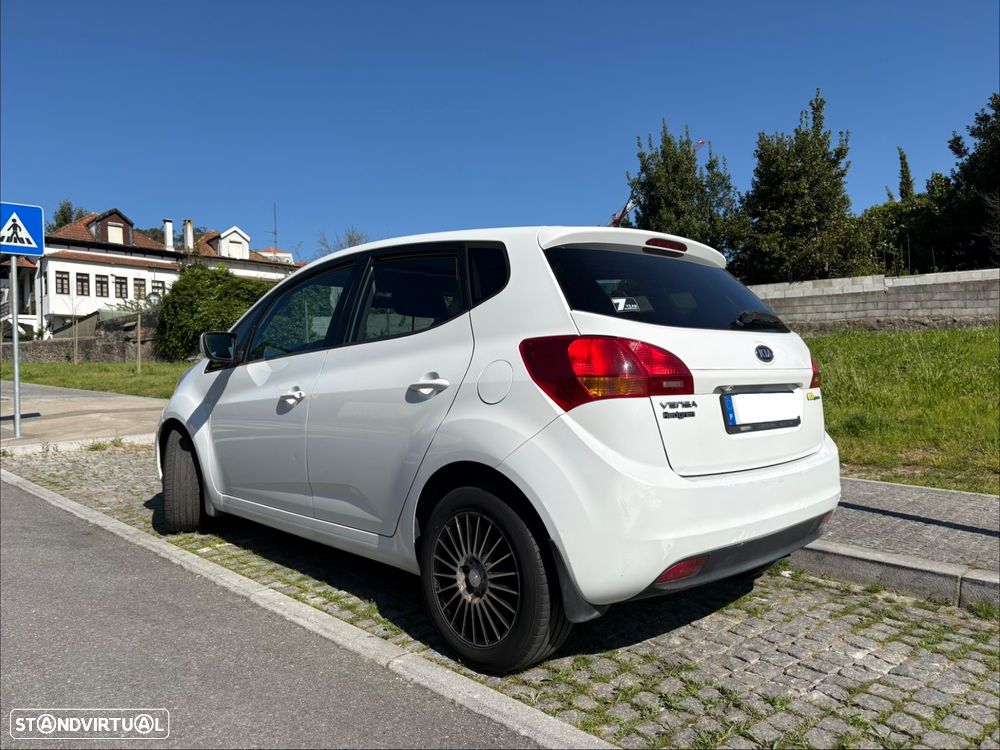 Kia Venga 1.4 CRDi TX ISG - 4