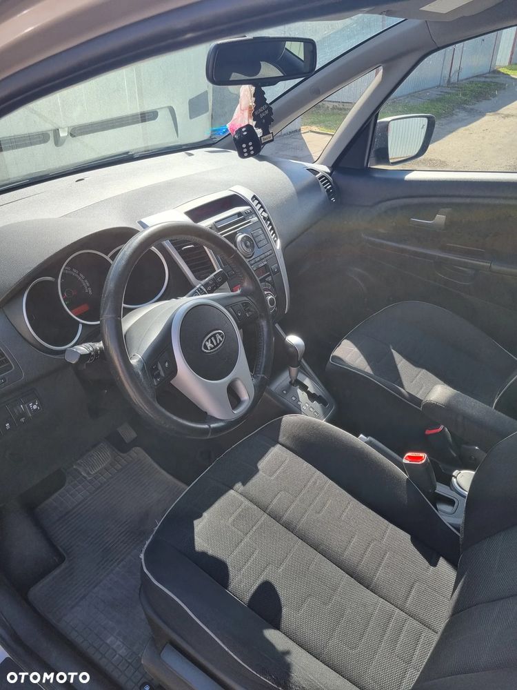 Kia Venga - 7
