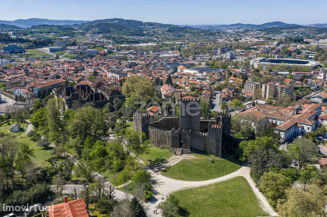 Moradia T7no centro histórico em Guimarães - Grande imagem: 3/34