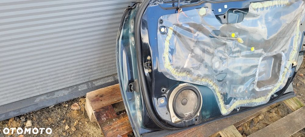 Honda civic VII 4d sedan Drzwi prawy lewy przod NH629M - 11