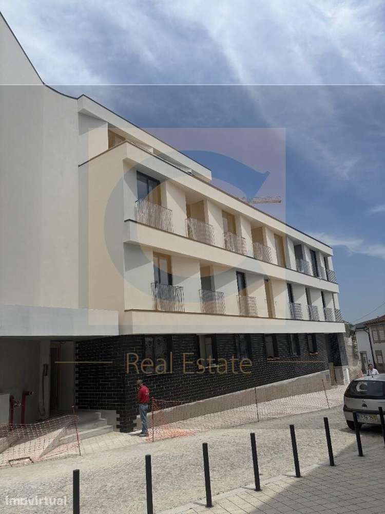 LOCALIZAÇÃO PRIVILEGIADA junto ao Hospital de São João - Escrituras a - Grande imagem: 3/11