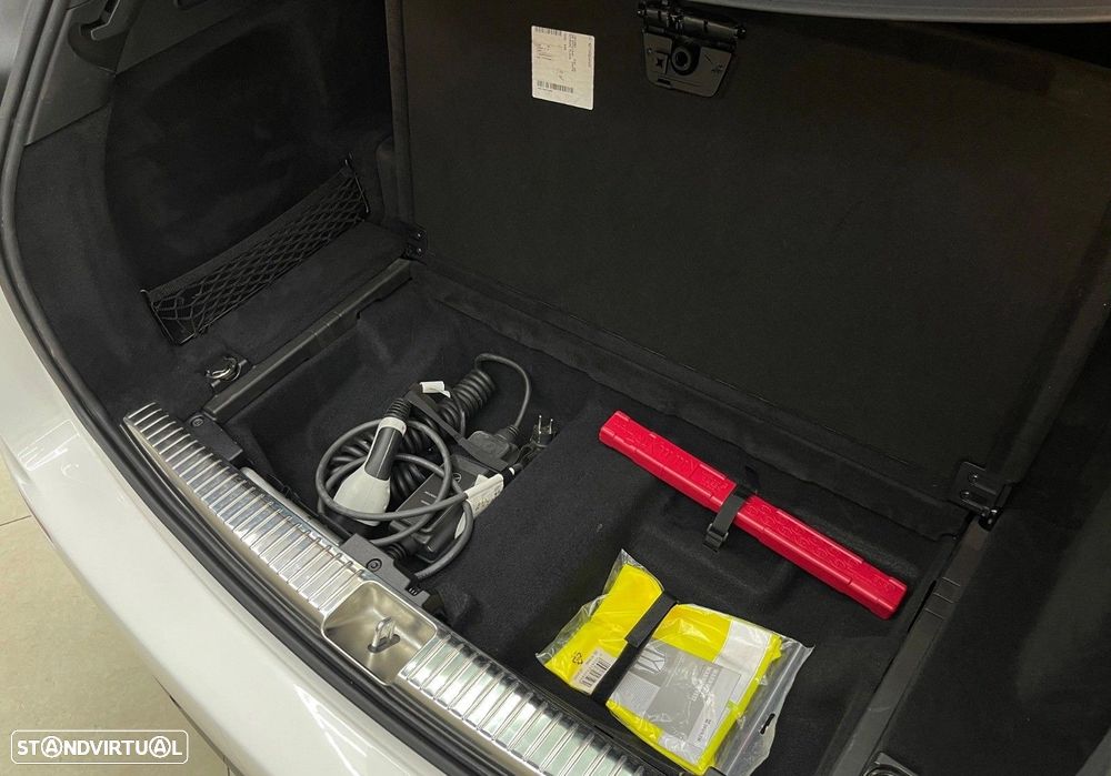 Mercedes-Benz E 300 de AMG Line - 28