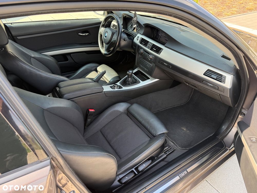 BMW Seria 3 320d - 28