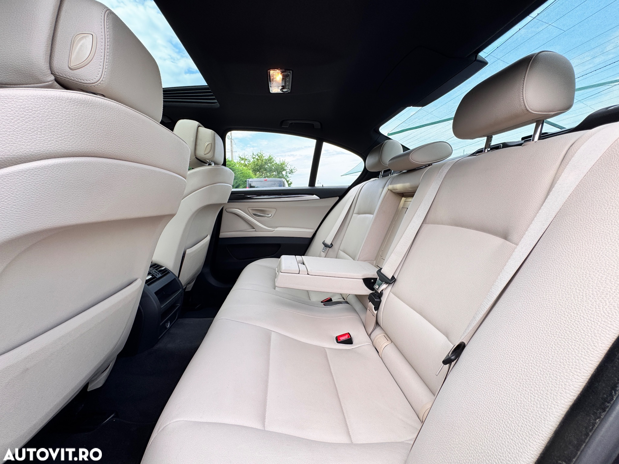 BMW Seria 5 525d xDrive Sport-Aut. - 29