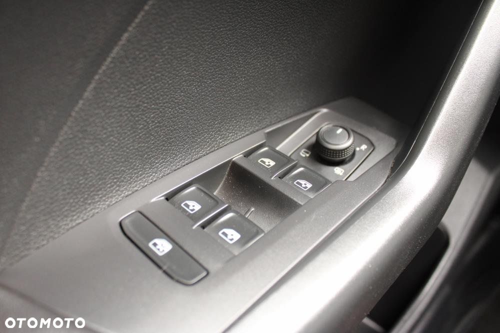 Volkswagen T-Cross - 11