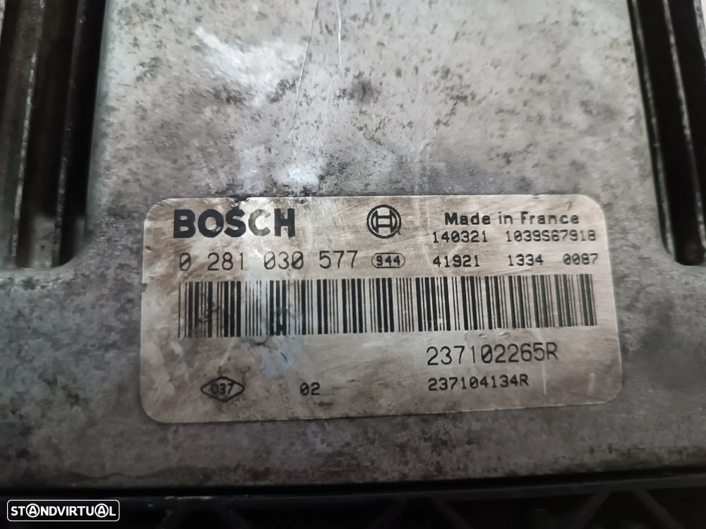 CENTRALINA DO MOTOR RENAULT MASTER III / OPEL MOVANO B / NISSAN NV400 2.3DCI REF. 0281030577 237102265R 237104134R - 2