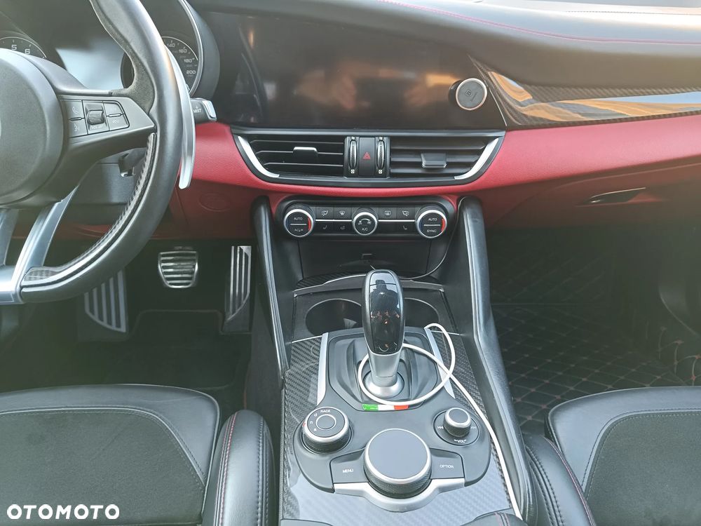 Alfa Romeo Giulia 2.9 Bi Turbo V6 Quadrifoglio - 21