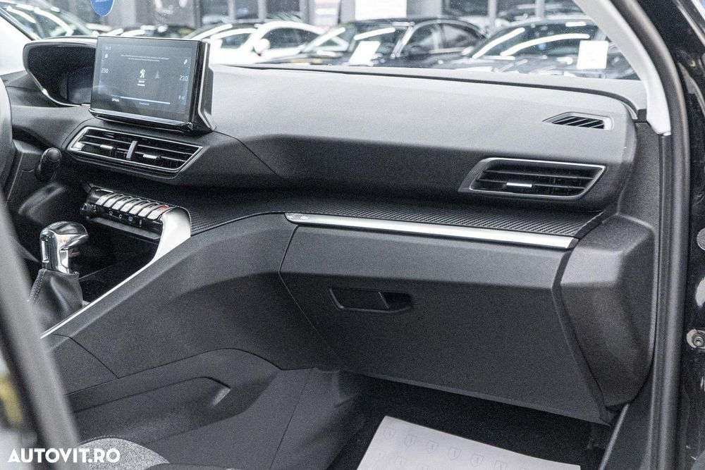 Peugeot 3008 1.2 PureTech 130 BVM6 Allure Pack - 33