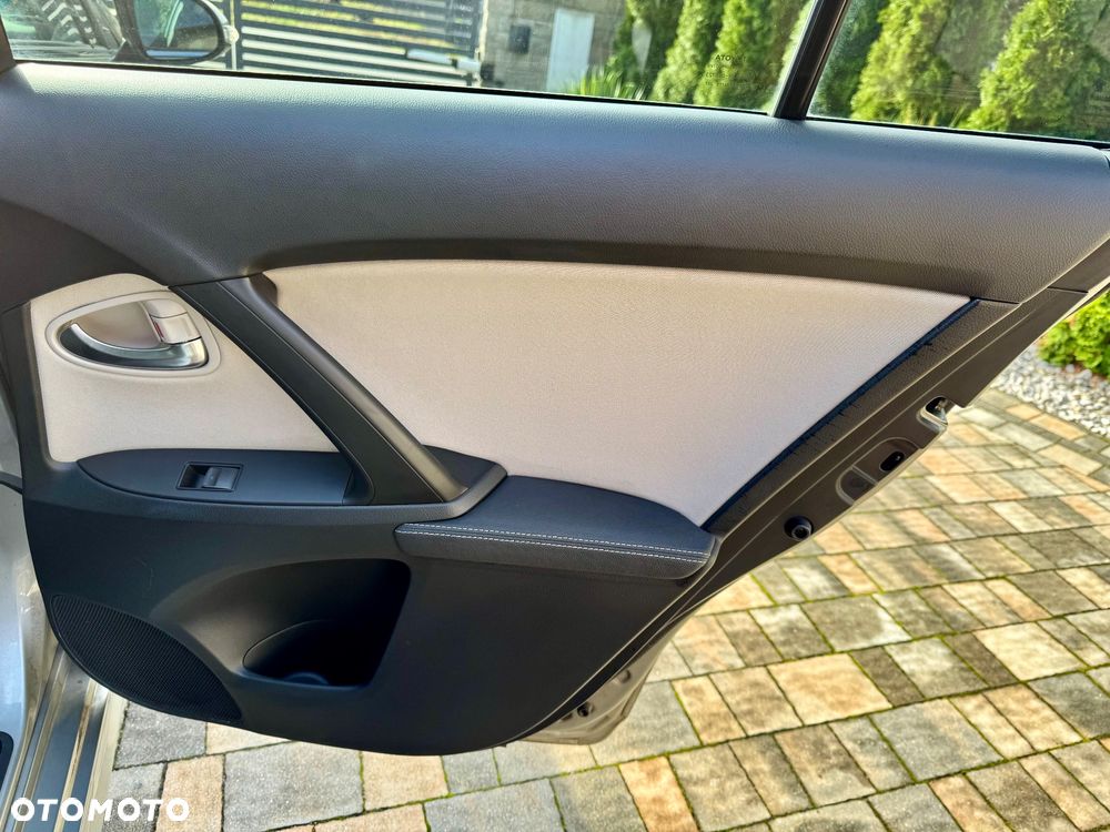 Toyota Avensis Touring Sports 1.8 Executive - 21