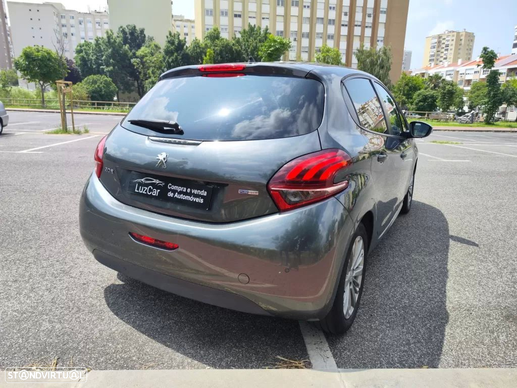 Peugeot 208 1.2 PureTech Style - 8
