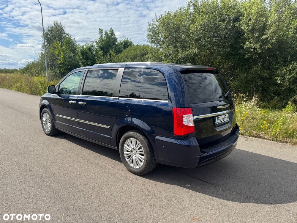 Chrysler Town & Country 3.6 Limited - 5