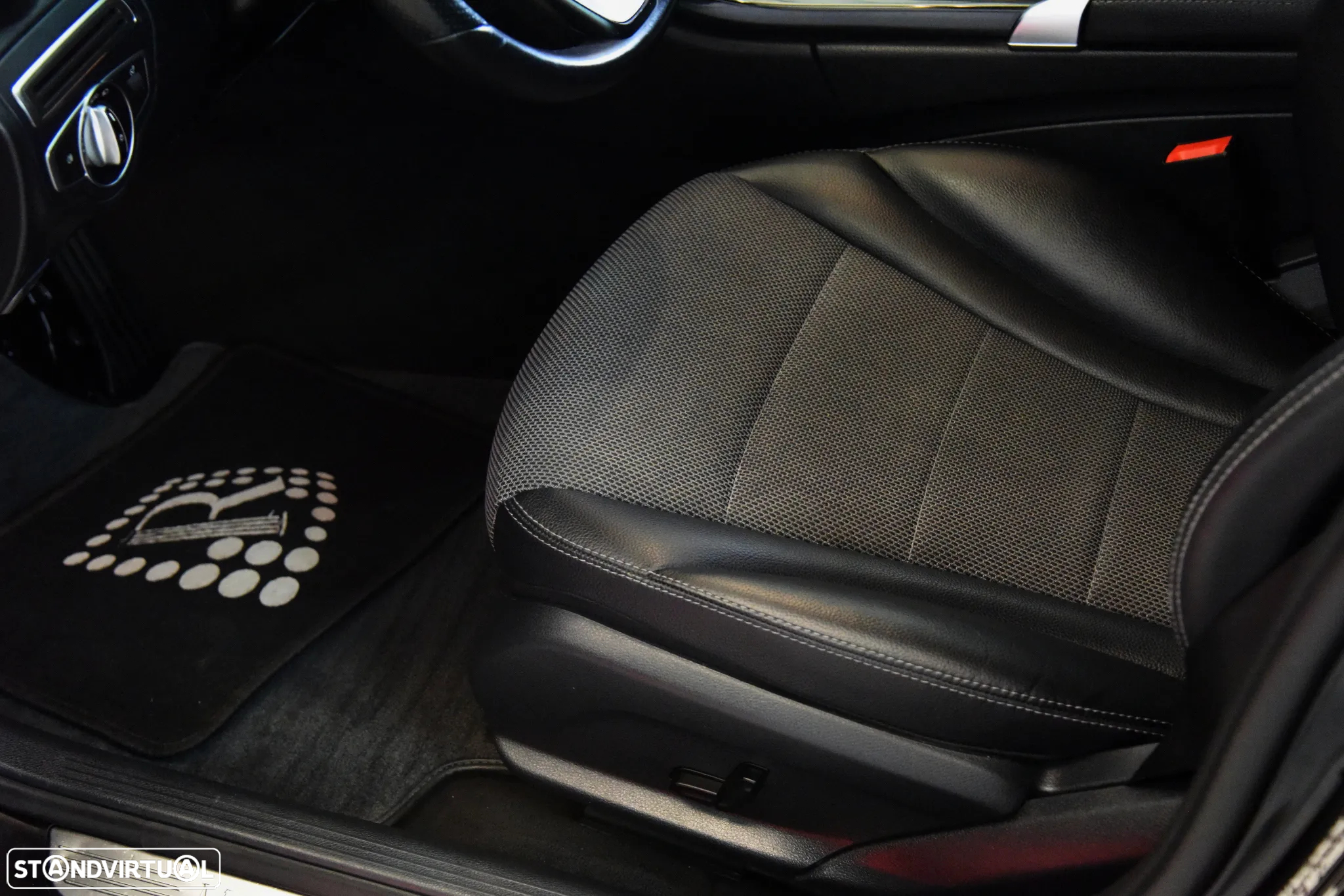Mercedes-Benz C 300 BlueTEC Hybrid AMG Line - 14