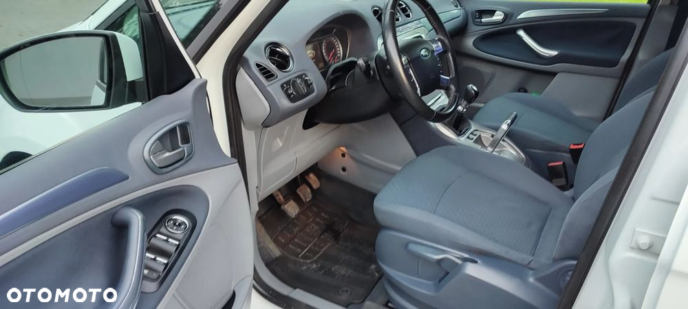 Ford Galaxy 1.8 TDCi Ambiente - 16