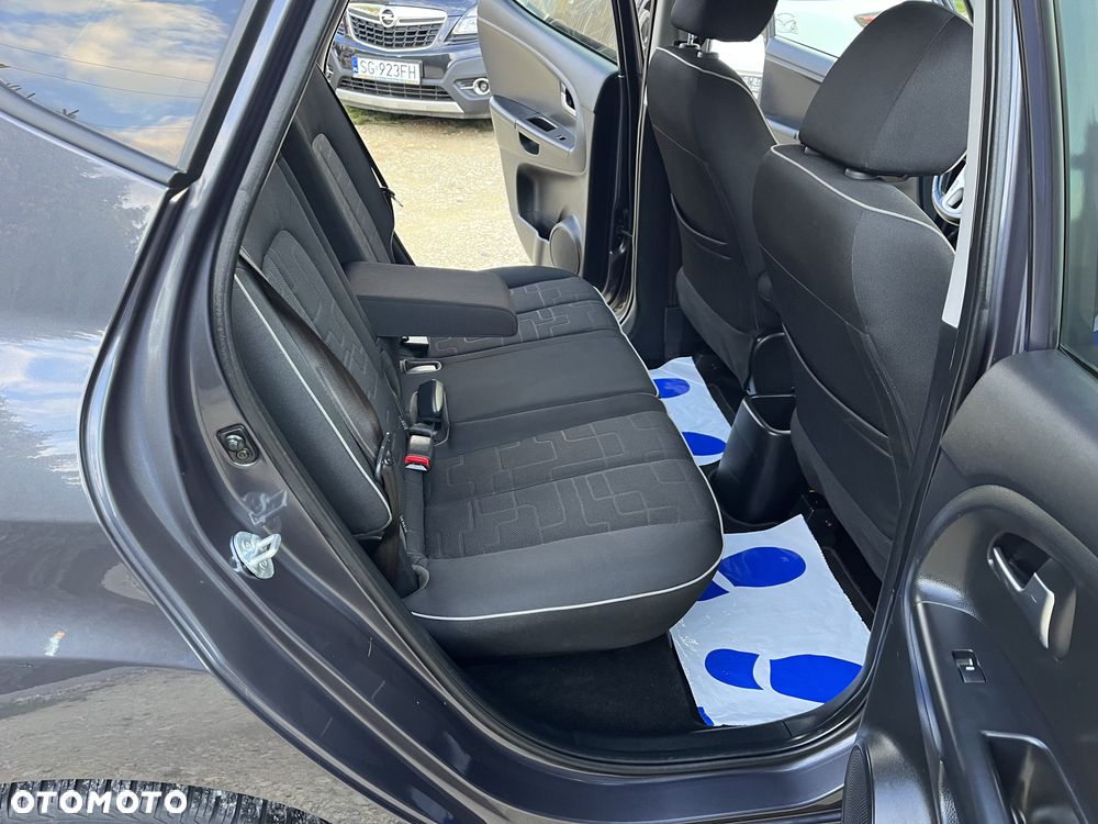 Kia Venga 1.6 CVVT Dream Team Edition - 17